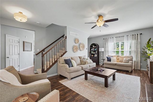 1001 Harmony Lake Parkway, St Peters, MO 63376