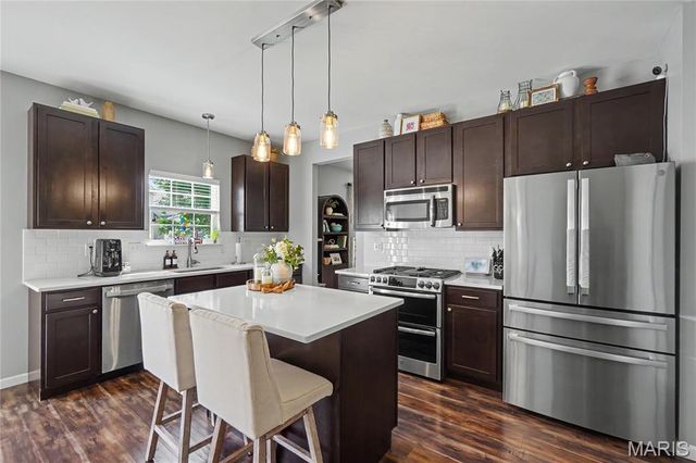 1001 Harmony Lake Parkway, St Peters, MO 63376