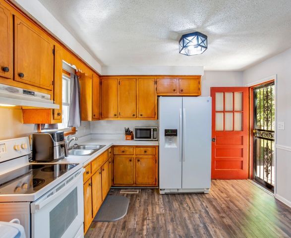 221 Paddock Rd, Clarksville, TN 37043