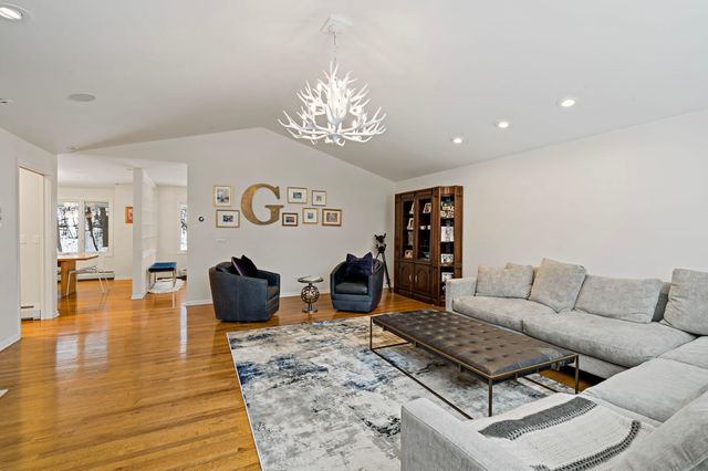 4604 Merilane, Edina, MN 55436