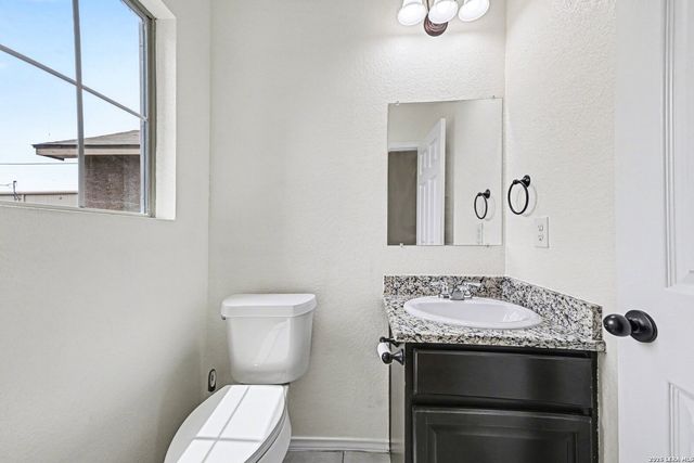 8703-8705 Vista De Nubes, Converse, TX 78109