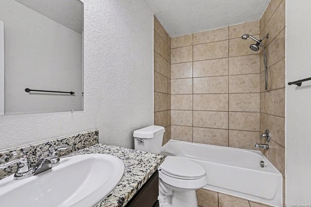 8703-8705 Vista De Nubes, Converse, TX 78109