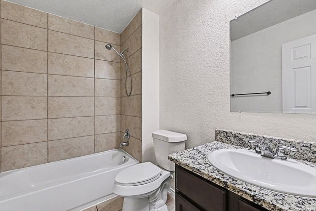 8703-8705 Vista De Nubes, Converse, TX 78109