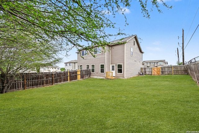 8703-8705 Vista De Nubes, Converse, TX 78109