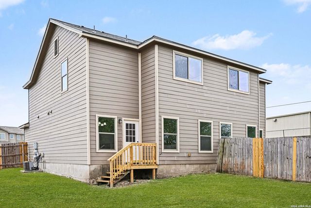 8703-8705 Vista De Nubes, Converse, TX 78109