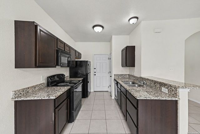 8703-8705 Vista De Nubes, Converse, TX 78109