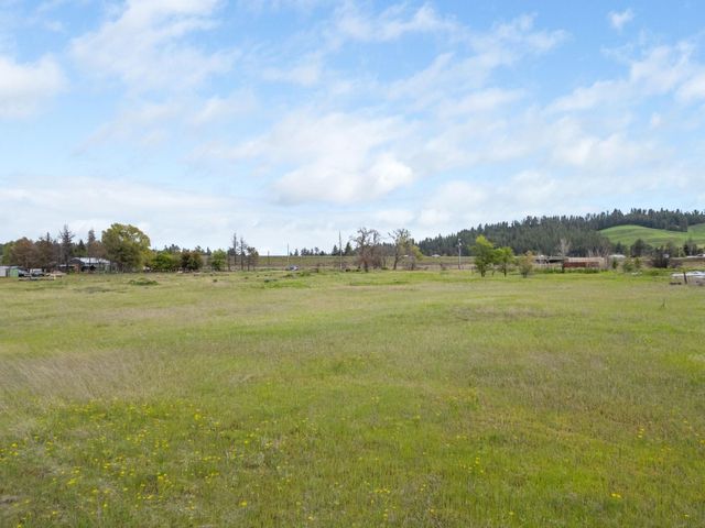 13808 W Taylor Rd, Cheney, WA 99004