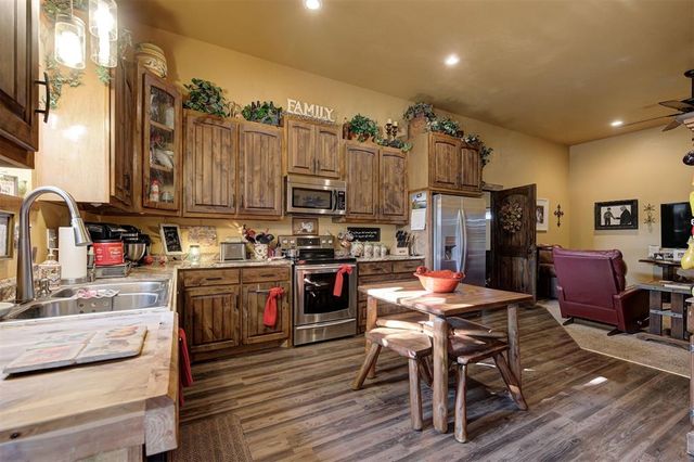 330730 E 860 Road, Wellston, OK 74881