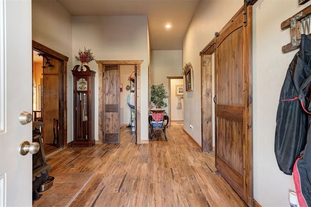 330730 E 860 Road, Wellston, OK 74881