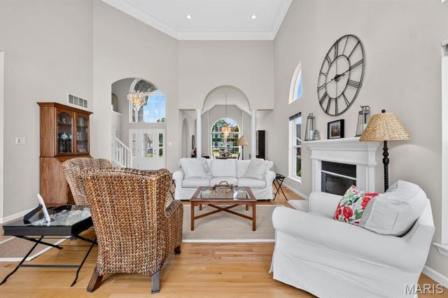 343 Bluff View Circle, St Louis, MO 63129