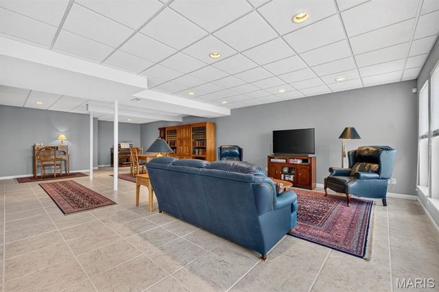 343 Bluff View Circle, St Louis, MO 63129
