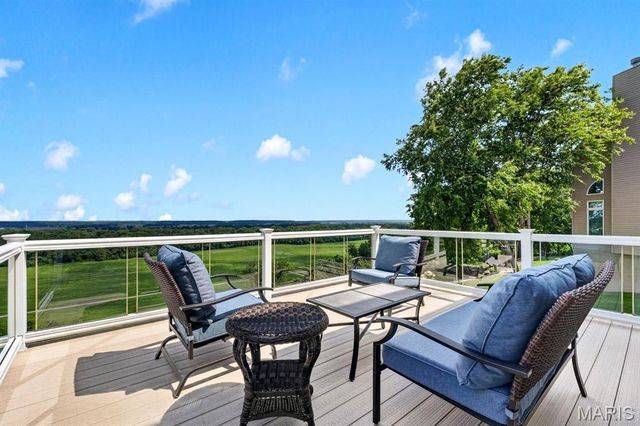 343 Bluff View Circle, St Louis, MO 63129