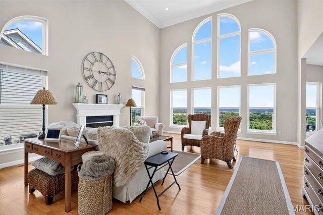 343 Bluff View Circle, St Louis, MO 63129