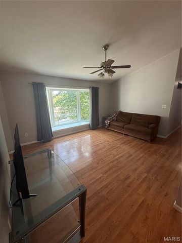 5108 Twelve Oaks Avenue, Villa Ridge, MO 63089