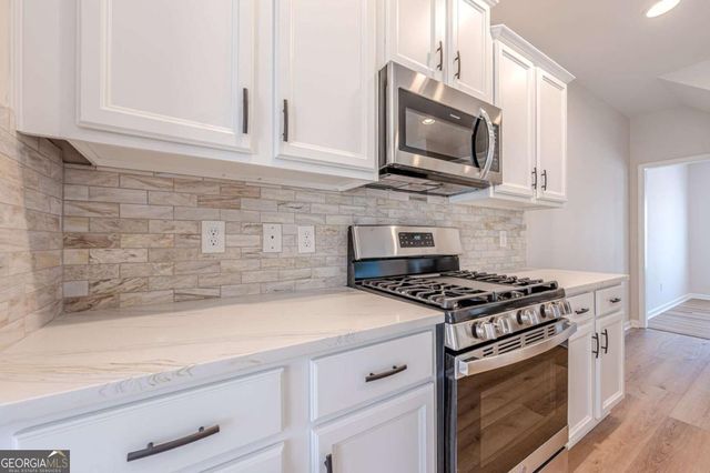 218 Jefferson Avenue, Canton, GA 30114