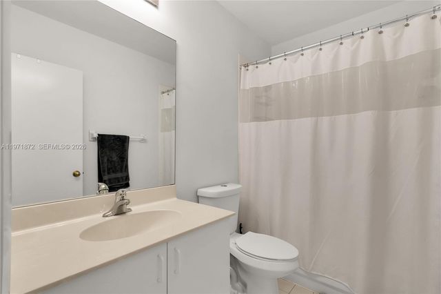 9581 SW 3rd St, Pembroke Pines, FL 33025