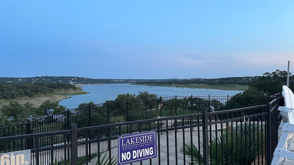 7324 tessera PKWY, Lago Vista, TX 78645