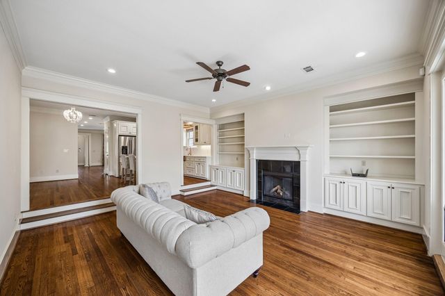 227 W 24th Street, Houston, TX 77008