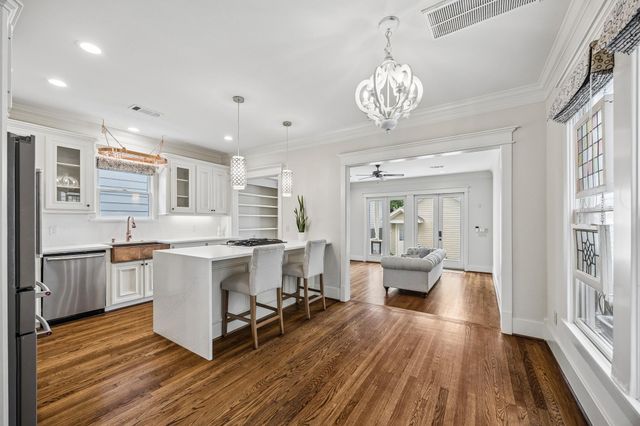227 W 24th Street, Houston, TX 77008
