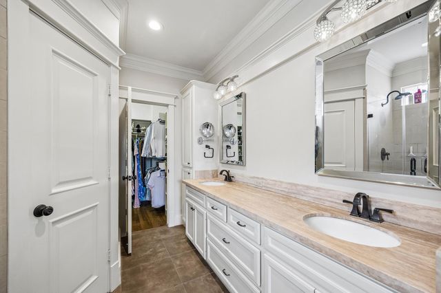 227 W 24th Street, Houston, TX 77008