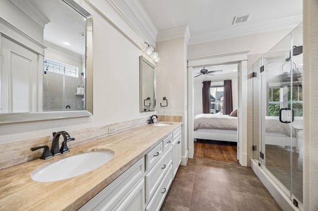227 W 24th Street, Houston, TX 77008