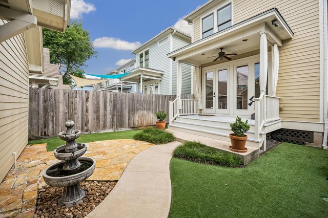 227 W 24th Street, Houston, TX 77008