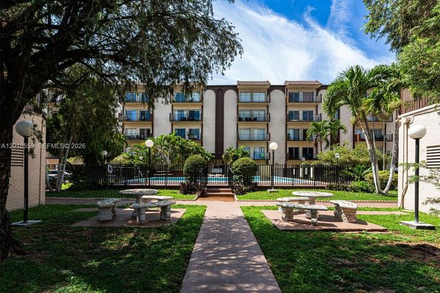 1950 W 54th St 406, Hialeah, FL 33012