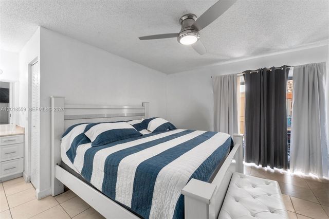 1950 W 54th St 406, Hialeah, FL 33012