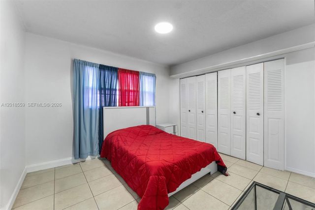 1950 W 54th St 406, Hialeah, FL 33012
