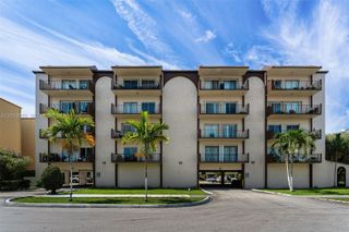 1950 W 54th St 406, Hialeah, FL 33012