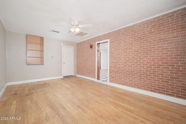 2919 W MANDALAY Lane, Phoenix, AZ 85053