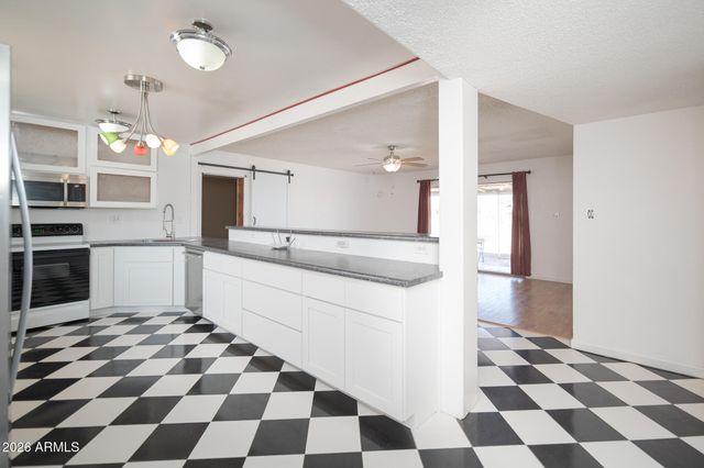 2919 W MANDALAY Lane, Phoenix, AZ 85053