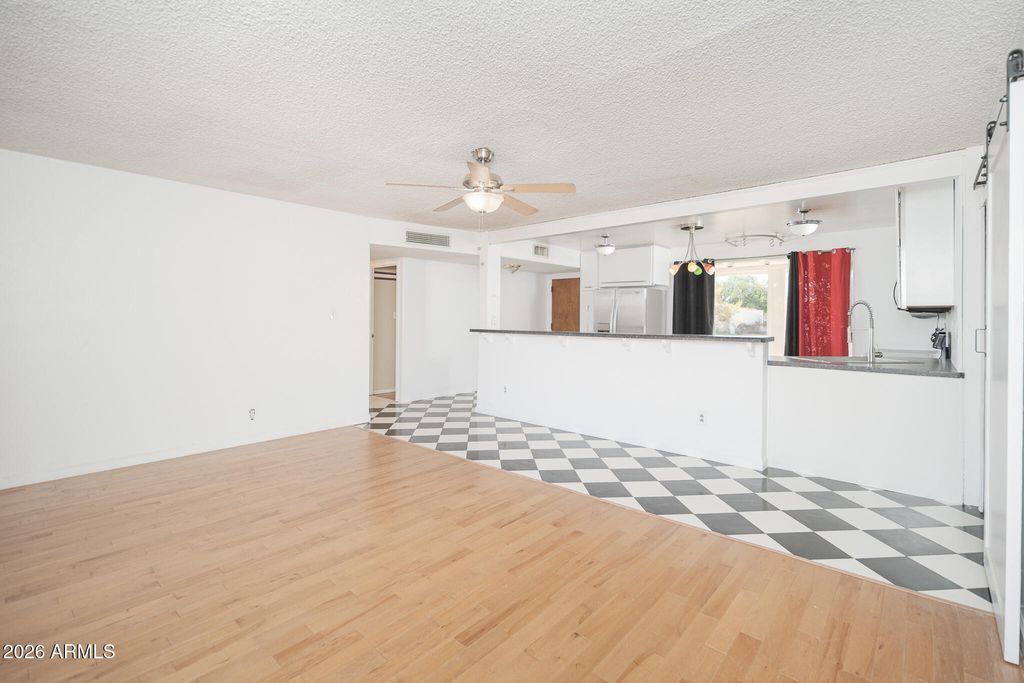 2919 W MANDALAY Lane, Phoenix, AZ 85053 — photo 3