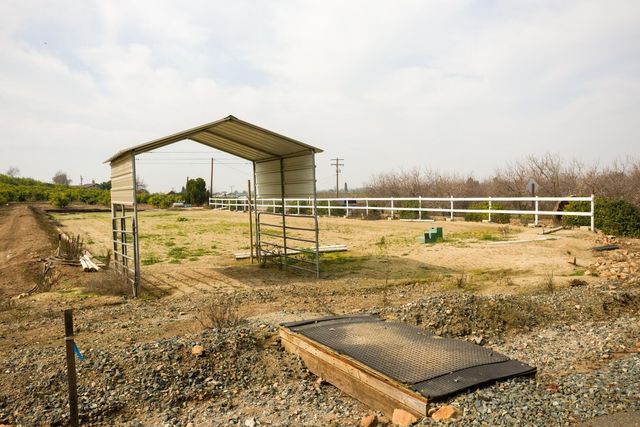 24211 Johns Drive, Porterville, CA 93257