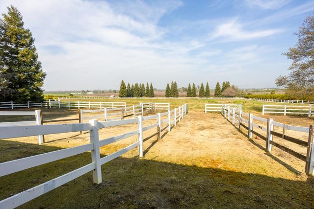 24211 Johns Drive, Porterville, CA 93257