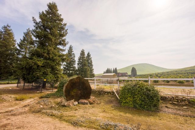 24211 Johns Drive, Porterville, CA 93257