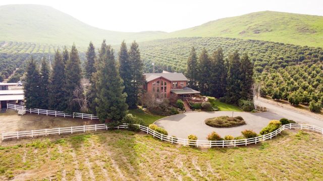 24211 Johns Drive, Porterville, CA 93257