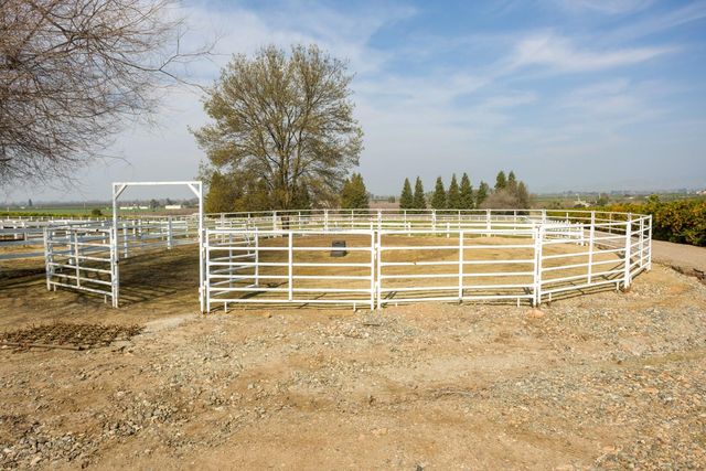 24211 Johns Drive, Porterville, CA 93257