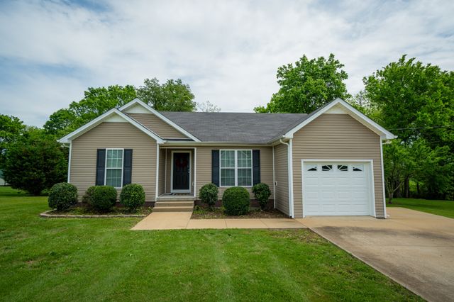215 Desperado Ave, Pulaski, TN 38478