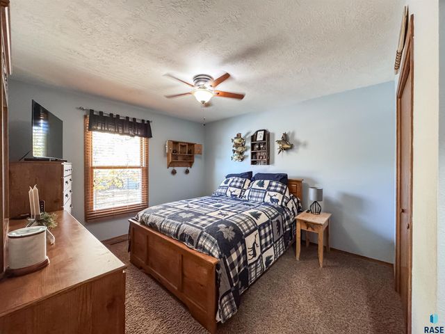900 S Parkview Blvd Boulevard, Brandon, SD 57005