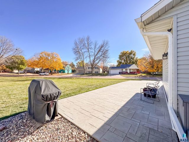 900 S Parkview Blvd Boulevard, Brandon, SD 57005