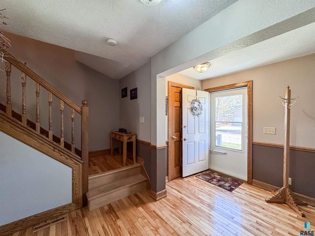 900 S Parkview Blvd Boulevard, Brandon, SD 57005