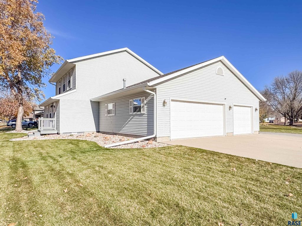 900 S Parkview Blvd Boulevard, Brandon, SD 57005