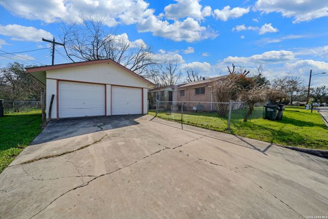 130 Algarita Rd, San Marcos, TX 78666