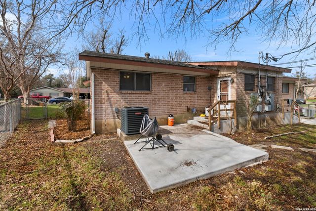 130 Algarita Rd, San Marcos, TX 78666
