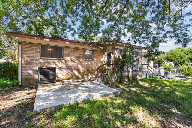 130 Algarita Rd, San Marcos, TX 78666