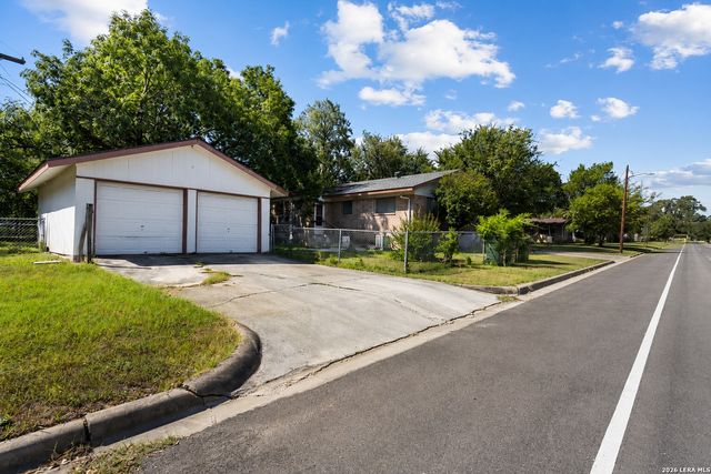 130 Algarita Rd, San Marcos, TX 78666