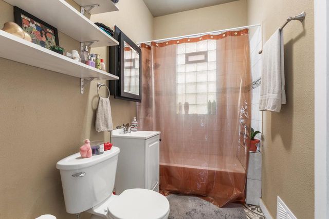 2330 N Holton STREET #2332, Milwaukee, WI 53212