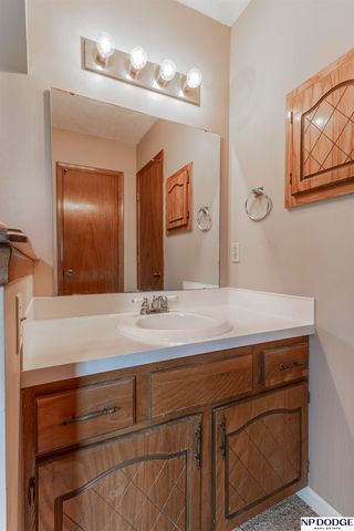 11018 Z Street, Omaha, NE 68137