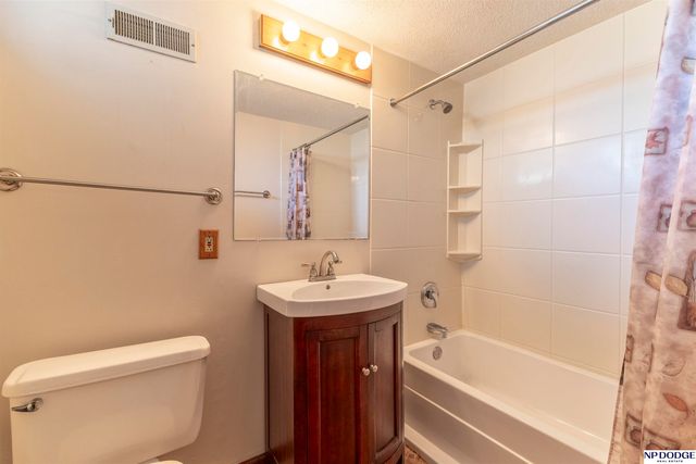 11018 Z Street, Omaha, NE 68137